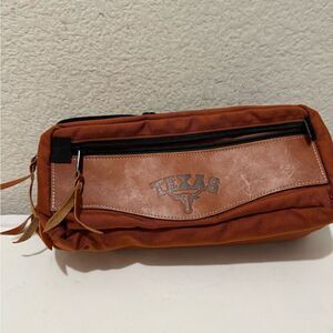 Wildgoose TEXAS MADE toiletry bag reddish brown